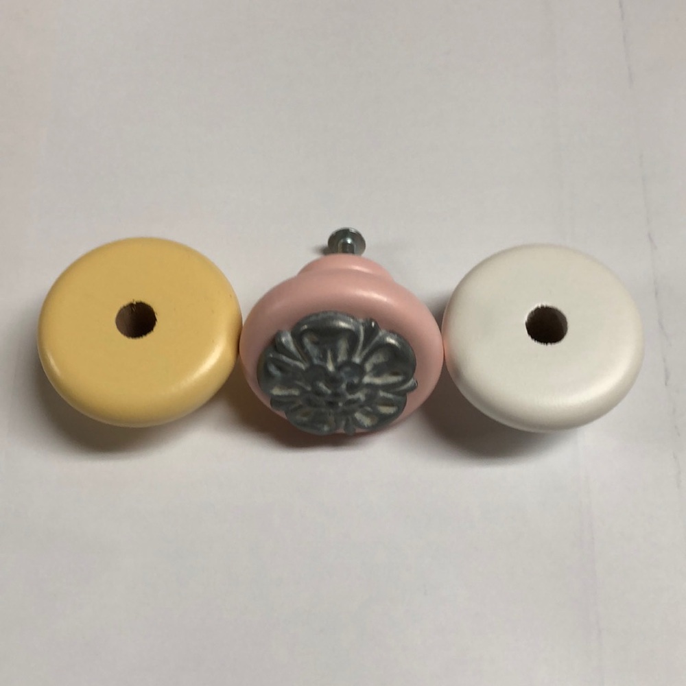 Lei Furniture painted wood interchangeable drawer pull set